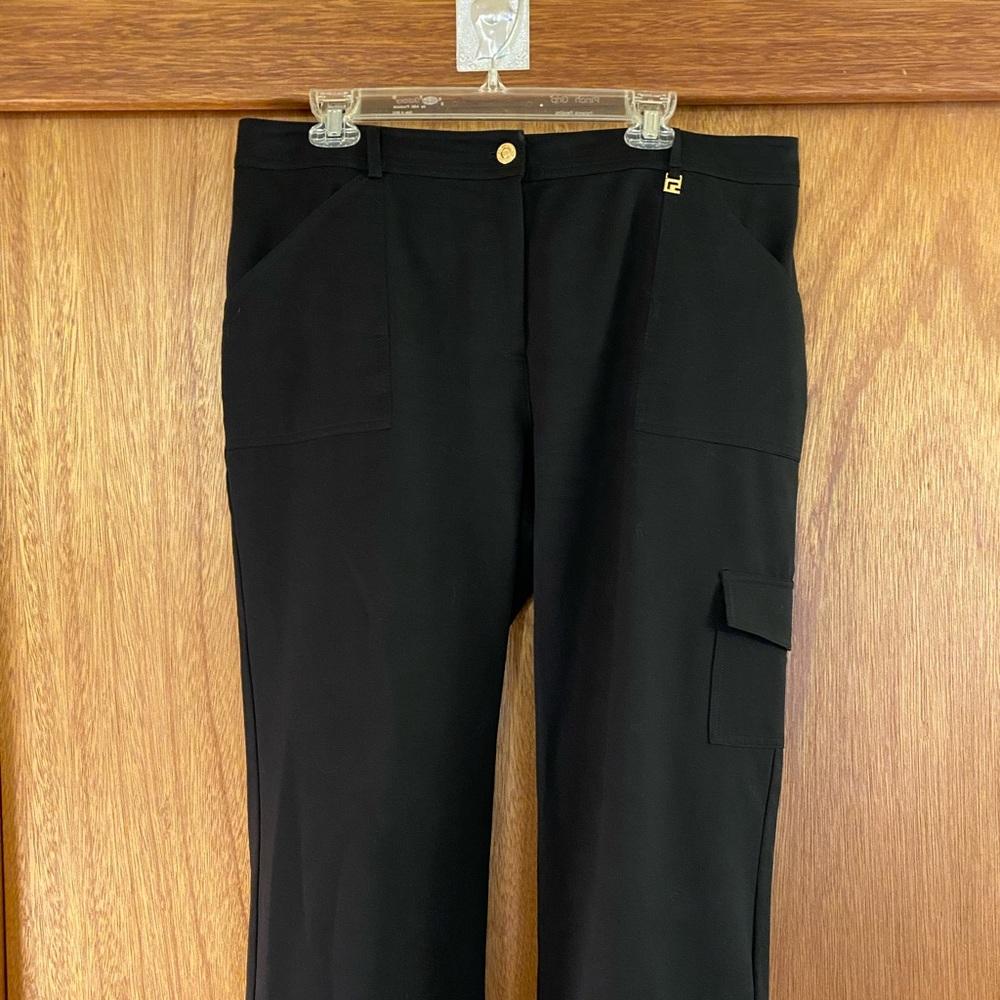 Black St. John Sport cropped pants